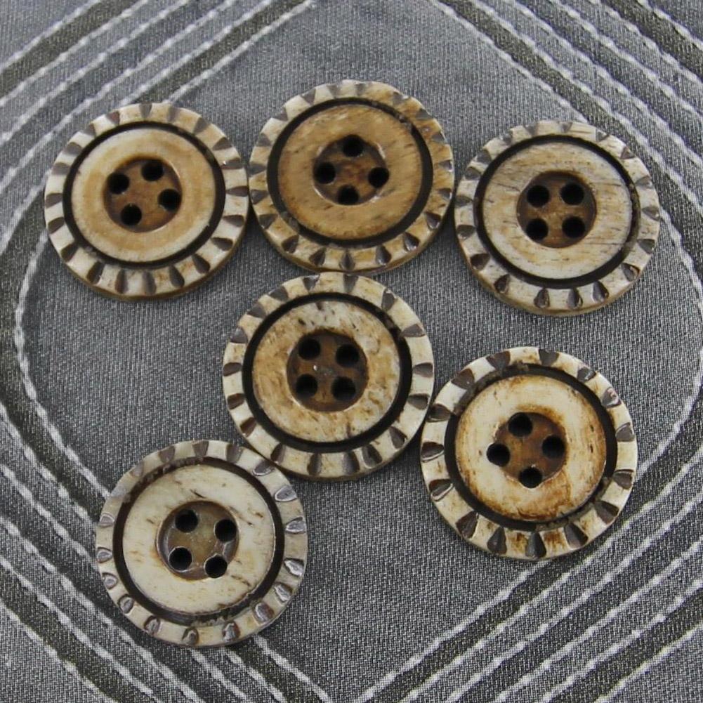 Handcrafted Water Wheel Horn Button Set image