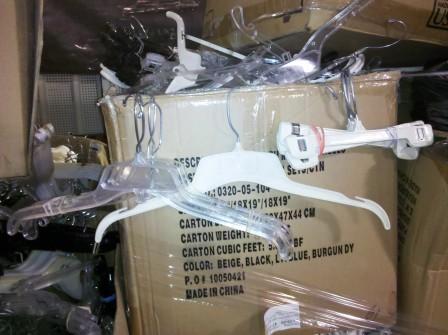 Used clothing hangers by the pallet 1/11 image
