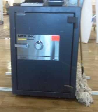 Commercial safe 1/11M image