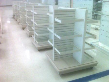 4 sided gondola w slatwall sides 8/11M