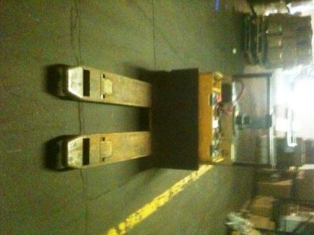 Used Crown Electric Pallet Jack 10/12 image