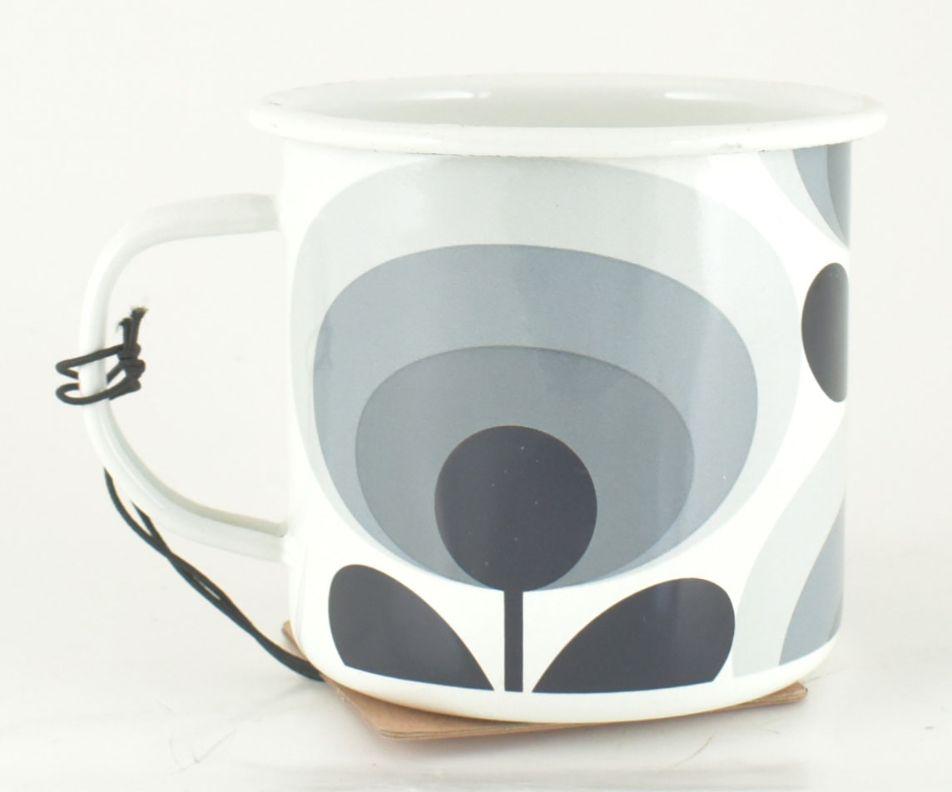 Enamel Mug 70s Flower Oval Slate image