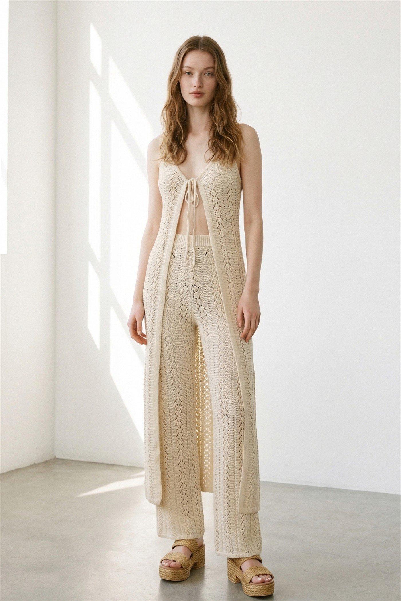 Set Is Lightweight Enough For Sun-Drenched Days Yet (C7277SET) image