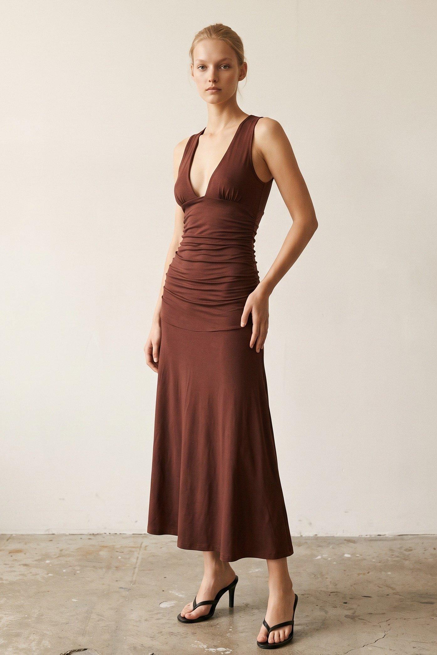 Body-Skimming Midi Dress (V Plunge Neck Flowy Hem Midi Dress) image