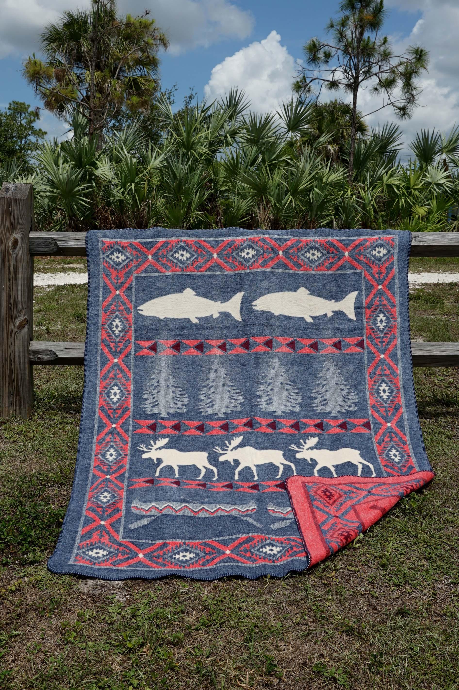OUTDOOR ADVENTURE JACQUARD BLANKET image