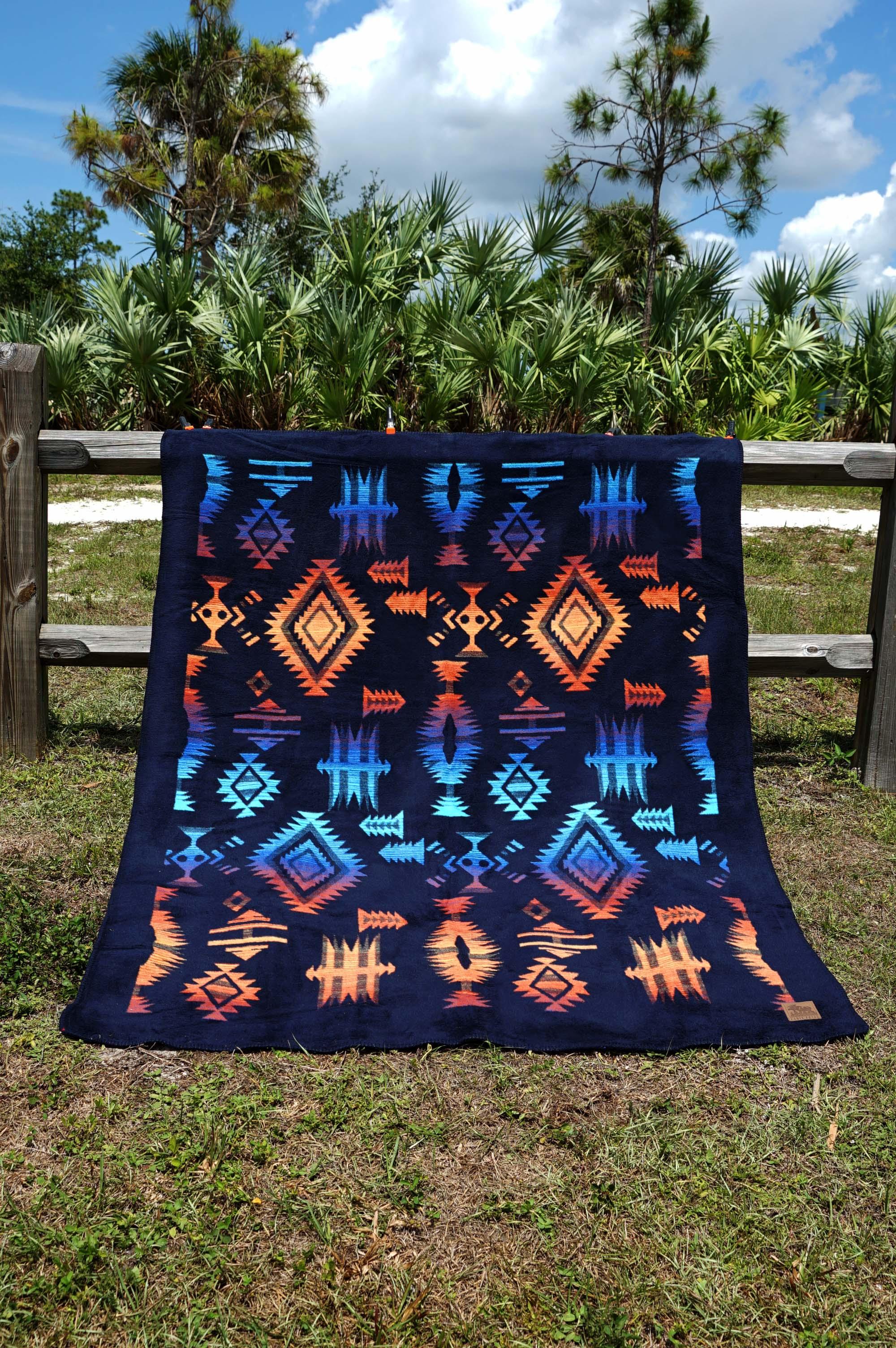 LAGUNA JACQUARD BLANKET image