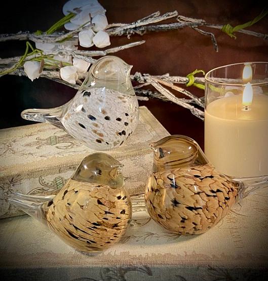 CHICKADEE GLASS BIRD 5"Lx3"H image