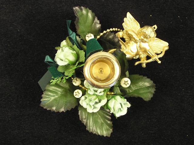 Brass Taper Candle Ring with Rosebuds, Mint, Everyday and Christmas Decoration (lot of 24) Clearance image