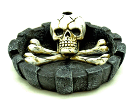 Skull and Crossbones Anifter Ashtray image