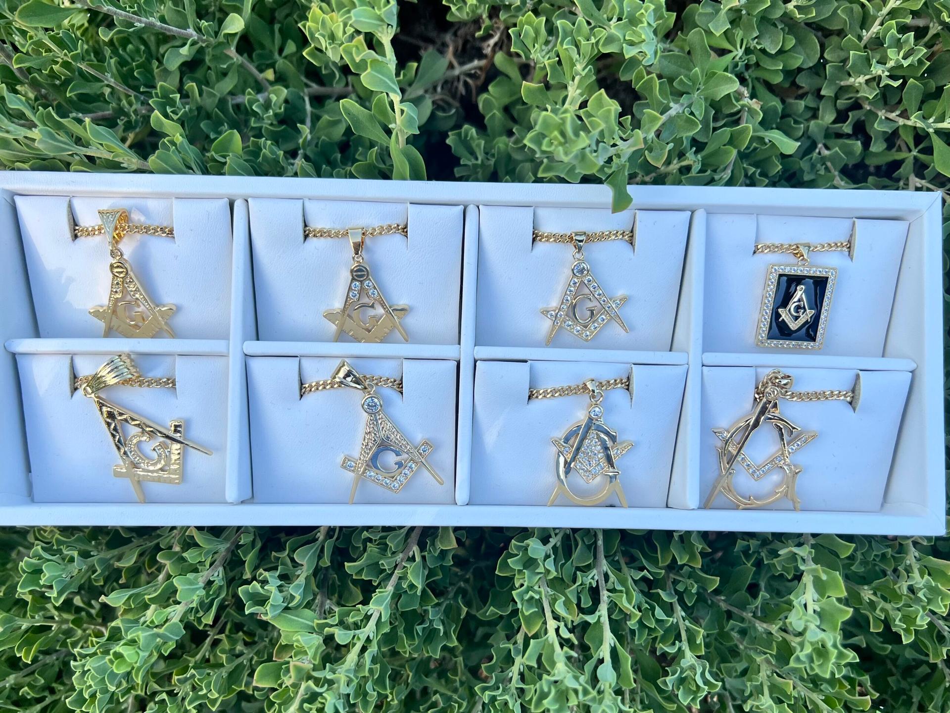 8 Masonic Pendant & Chain | Collection image