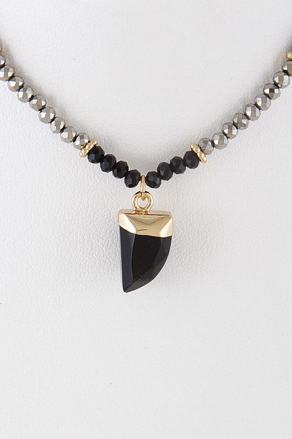 Shark Teeth Pendant Stone Bead Necklace 7LAE9 image
