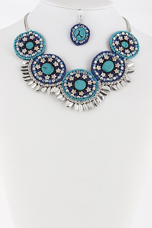 Statement Necklace With Flower Design Set 6CBH9 image