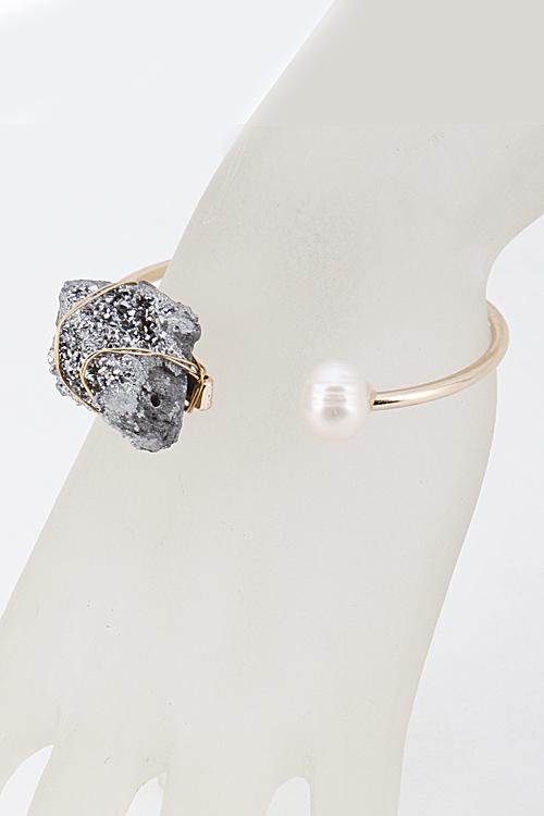 Stone Open Pearl Cuff Bracelet 5JBA11