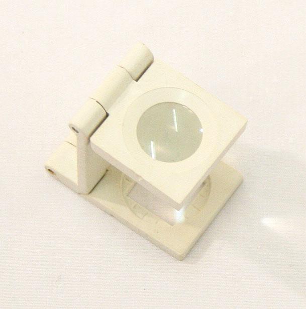 10X16 Mini White Magnifier image
