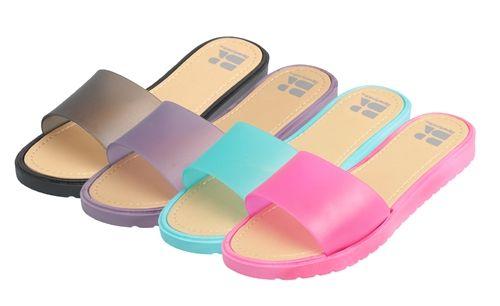 36 Wholesale Women's Slip On Slippers image
