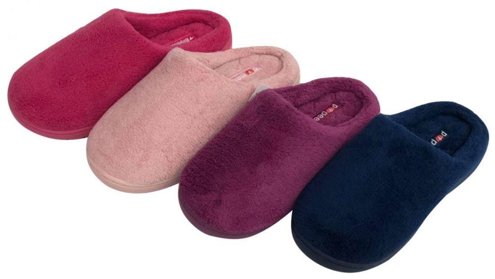 36 Wholesale Girl's Plush Clog Slippers - Solid Colors image
