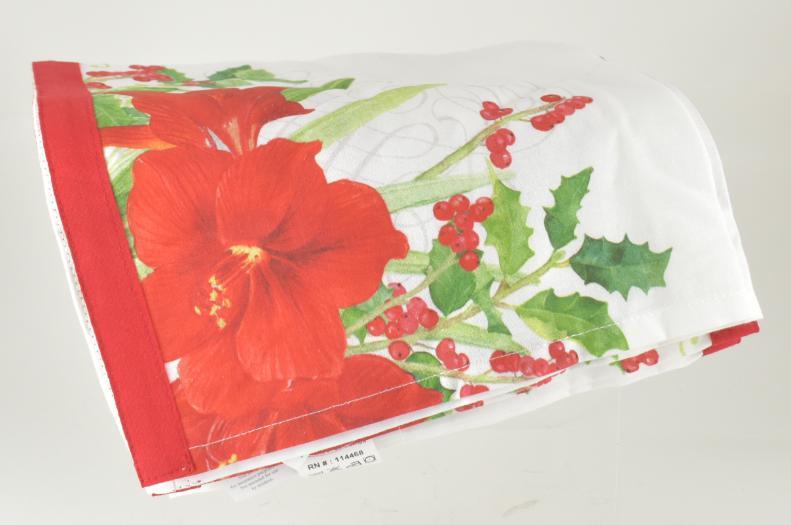Poinsettia Cloth Napkin Set of 4 image