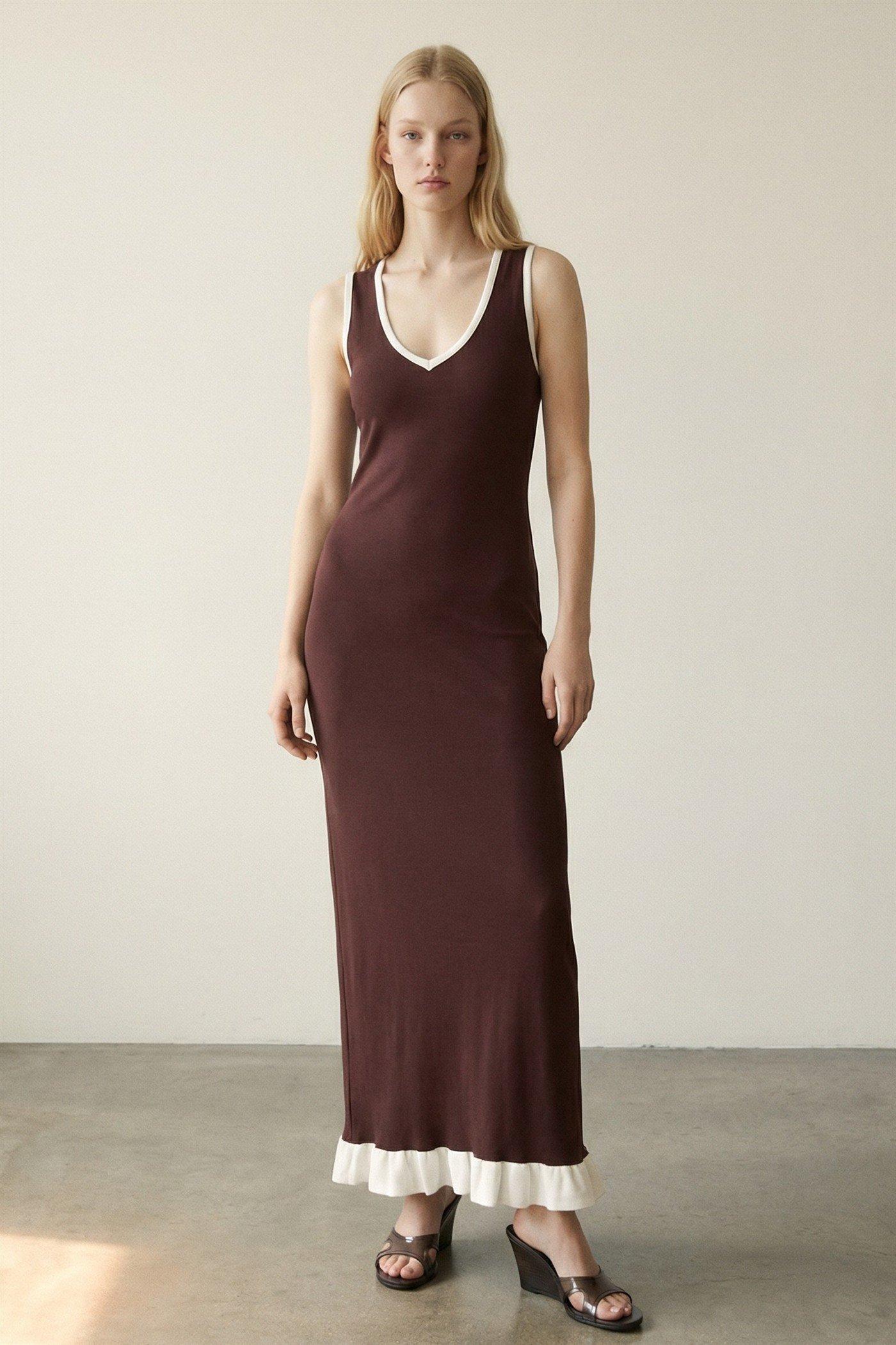 Knit V-Neck Sleeveless Maxi Dress (C5501D) image