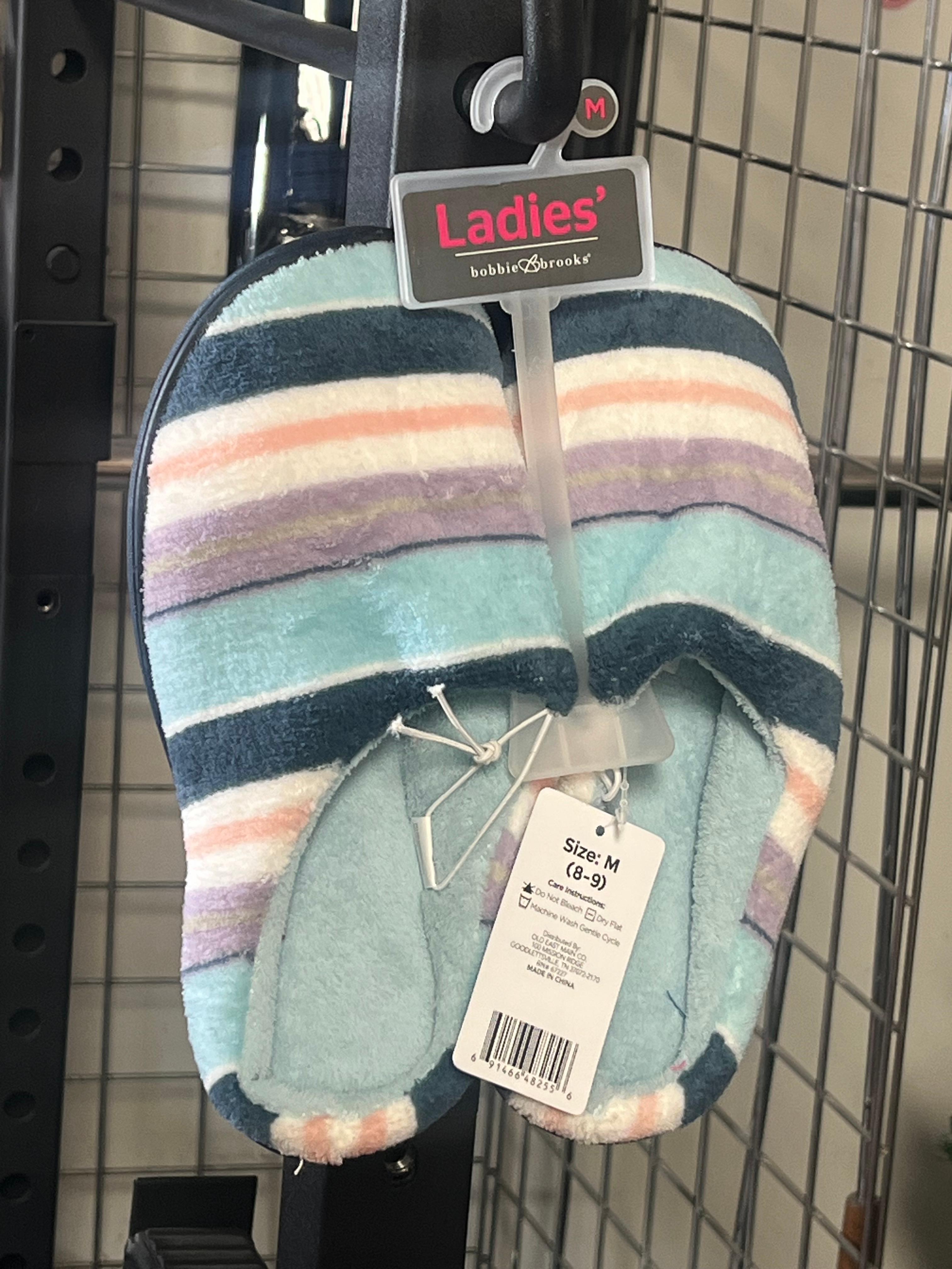 LADIES PLUSH SLIPPERS