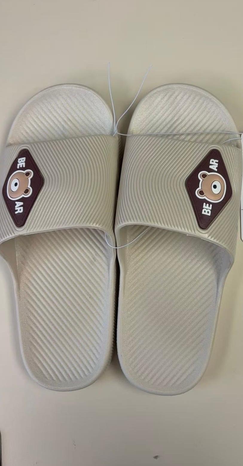 ZJL Slippers 拖鞋 image