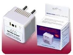 Deluxe Travel Converter 50 Watts 110v to 220v image