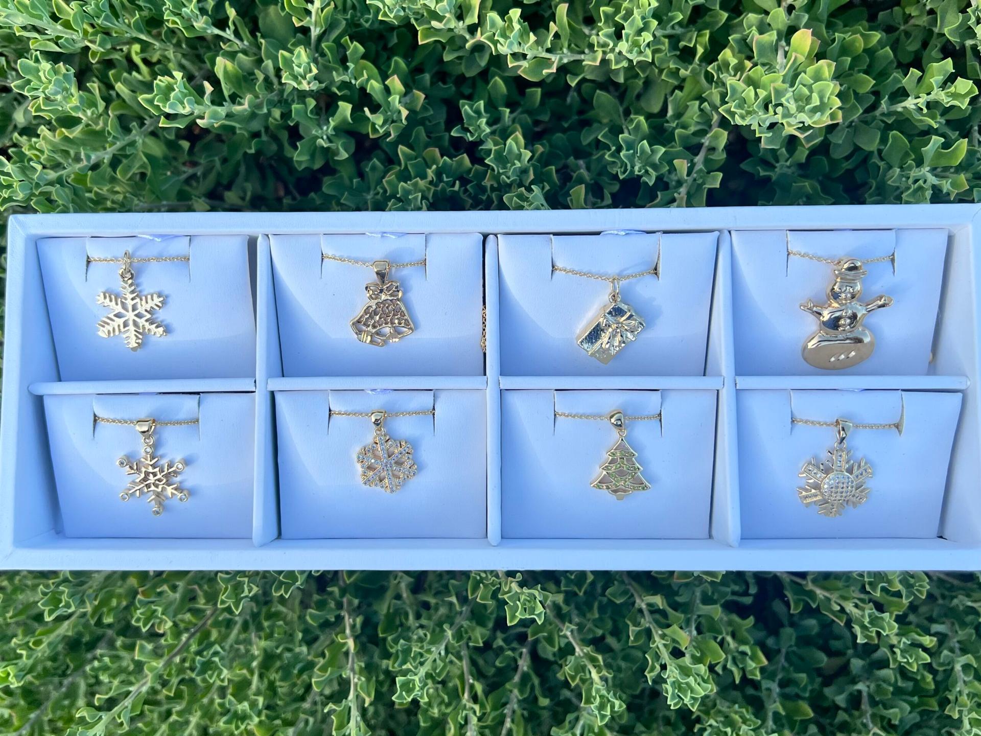 8 Christmas Charms & Chain | Collection image