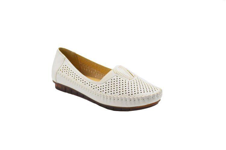 18 Wholesale Flats Shoes Loafers For Women Comfortable Casual Leather Natural Driving Fashion Flats Breathable Walking Ladies Slip On Shoes Color White Size 5-10 image