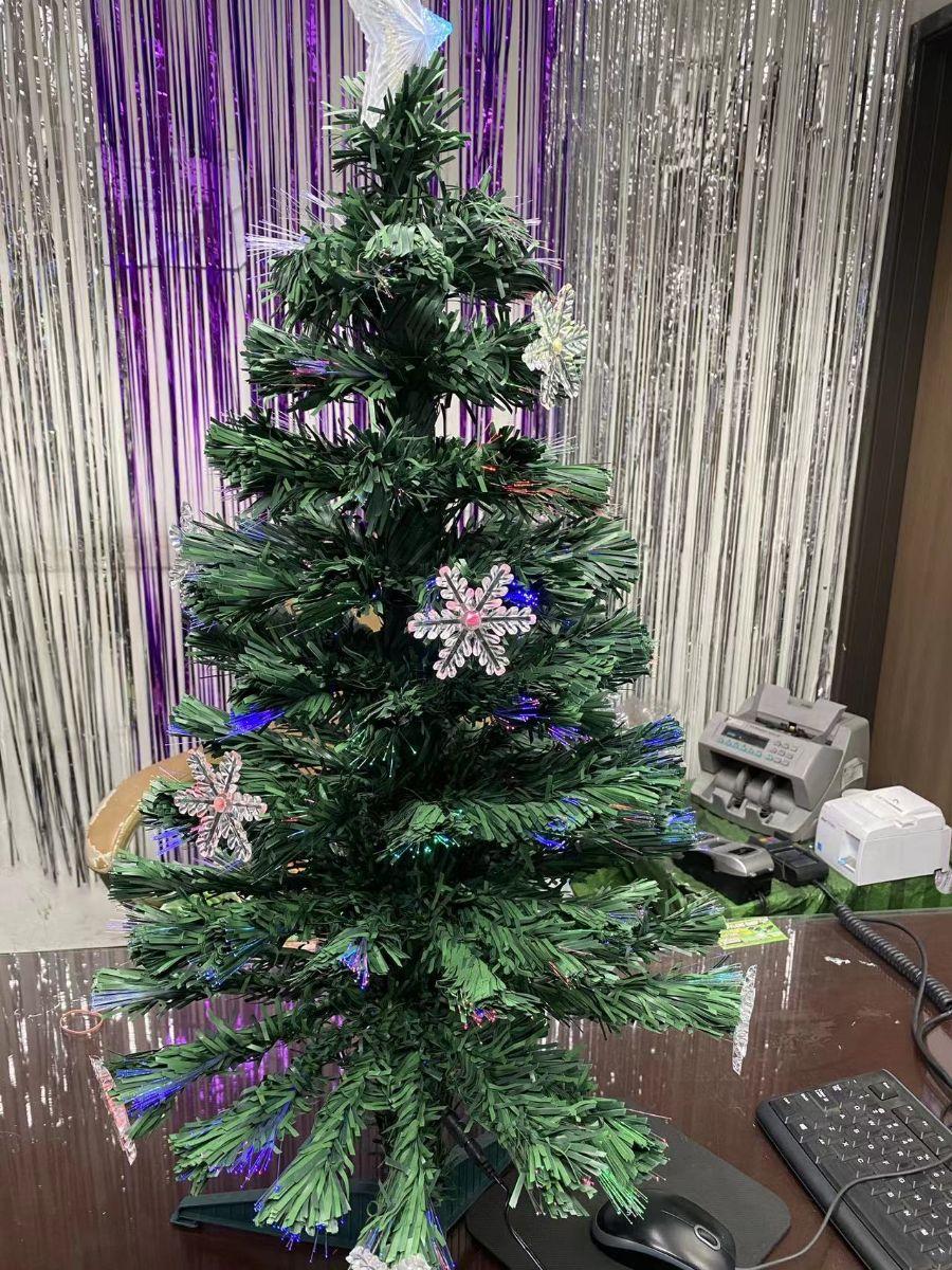 Wholesale LighT-Up With Flakes Christmas Tree, 36 Inch image
