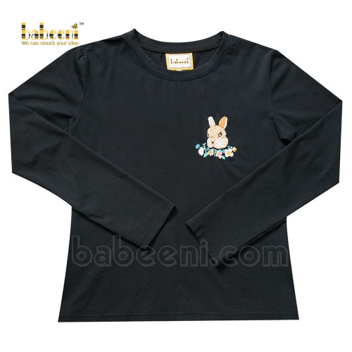 Rabbit hand embroidery women T-shirt (girl CLOTHING)