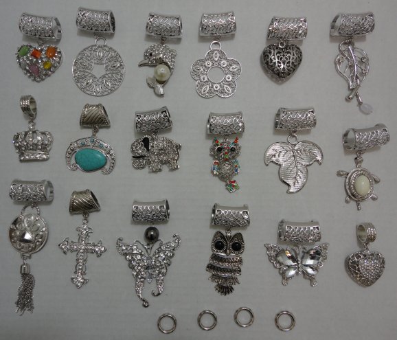 .SCARF Charm: Assortment