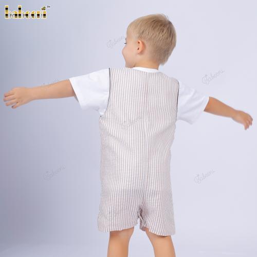 Boys set with Giraffe print on seersucker fabric - DR4179