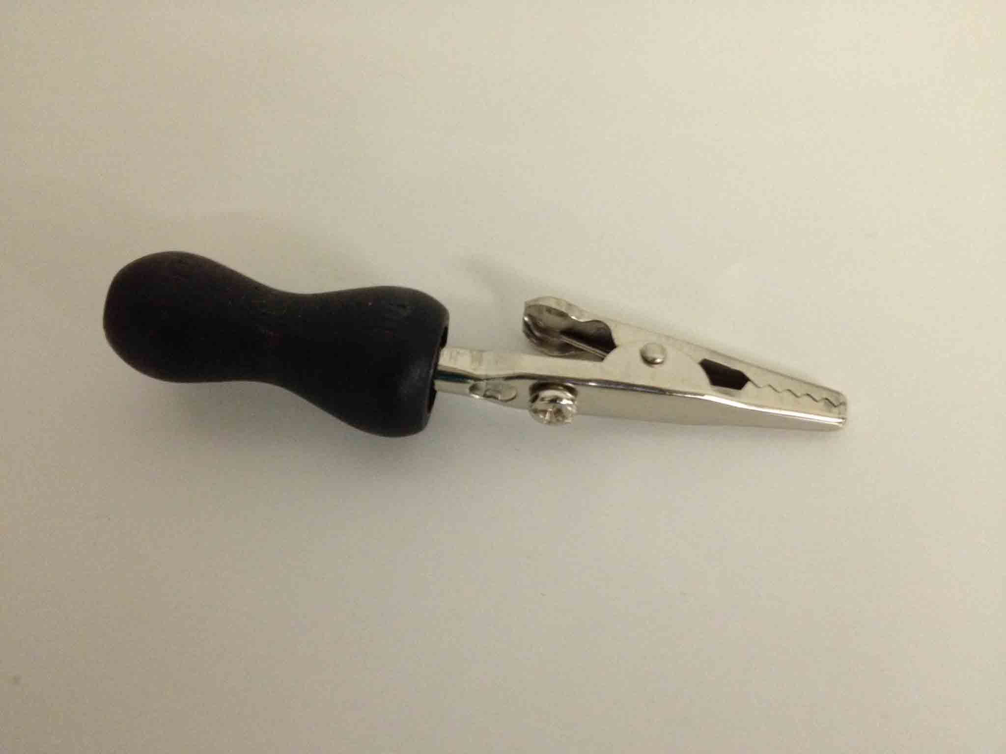 WC-3 CIGARETTE HOLDER CLIP