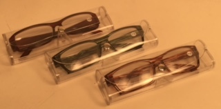 MAGNIFYING READING GLASSES