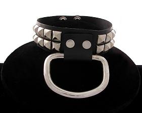 Pyramid Studded Leather RING Choker.