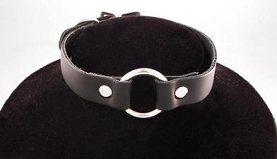 Leather Large RING Choker.