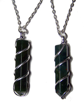 BLOOD STONE ZEBRA COIL WRAPPED STONE ON 18 IN LINK CHAIN NECKLACE