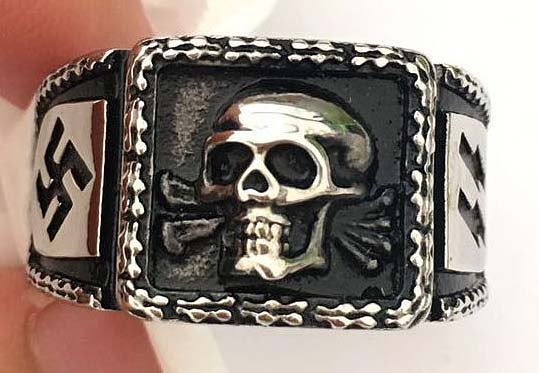 SKULL HEAD LIGHTNING BOLTS STAINLESS STEEL BIKER RING