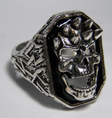 SMILING SKULL HEAD W SPIKES DELUXE BIKER RINGS