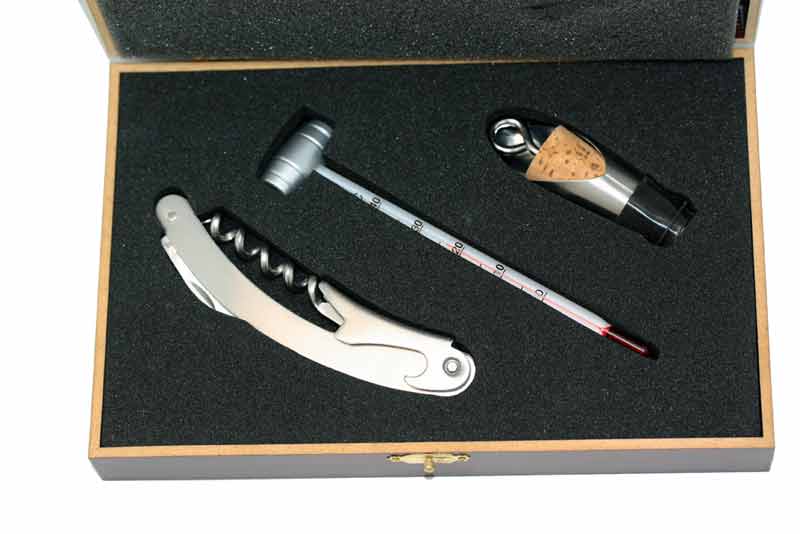 WINE ACCESSORIES