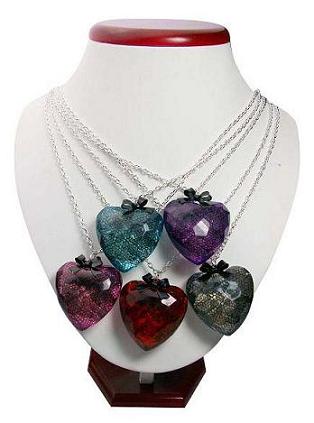 Long Chain With Heart Pendant NECKLACE