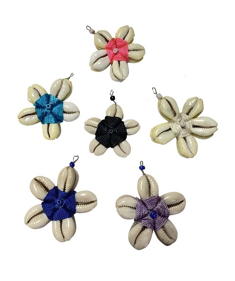 Daisy FLOWER  Shape Cowry Shell Pendant.