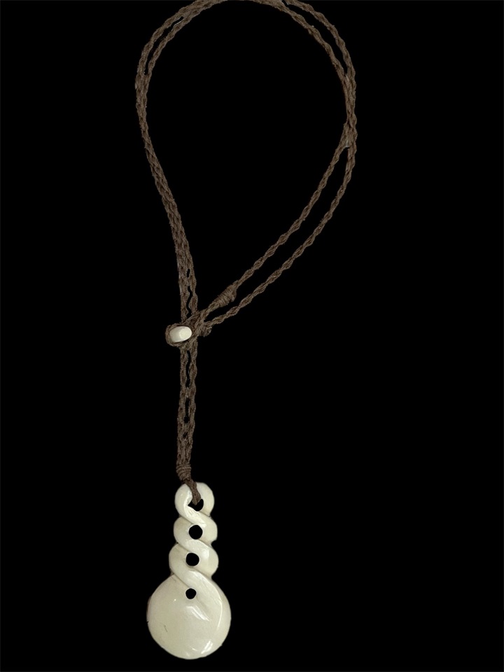 HAnd CArved Infinity Twist ( PIKORUA ) Bone PendAnt NeCklACe