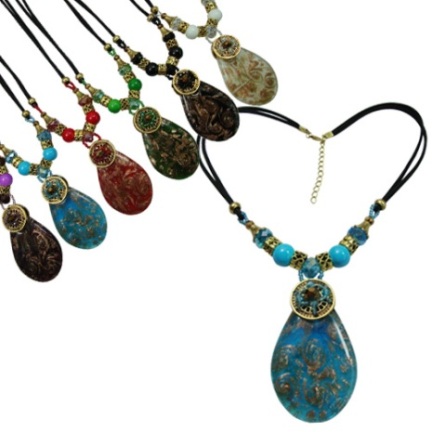 GLASS Pendant Necklace