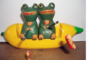 2 FROGS Fishing On A Banana Boat