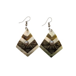 Mother Of Pearl Earring With Pearl
