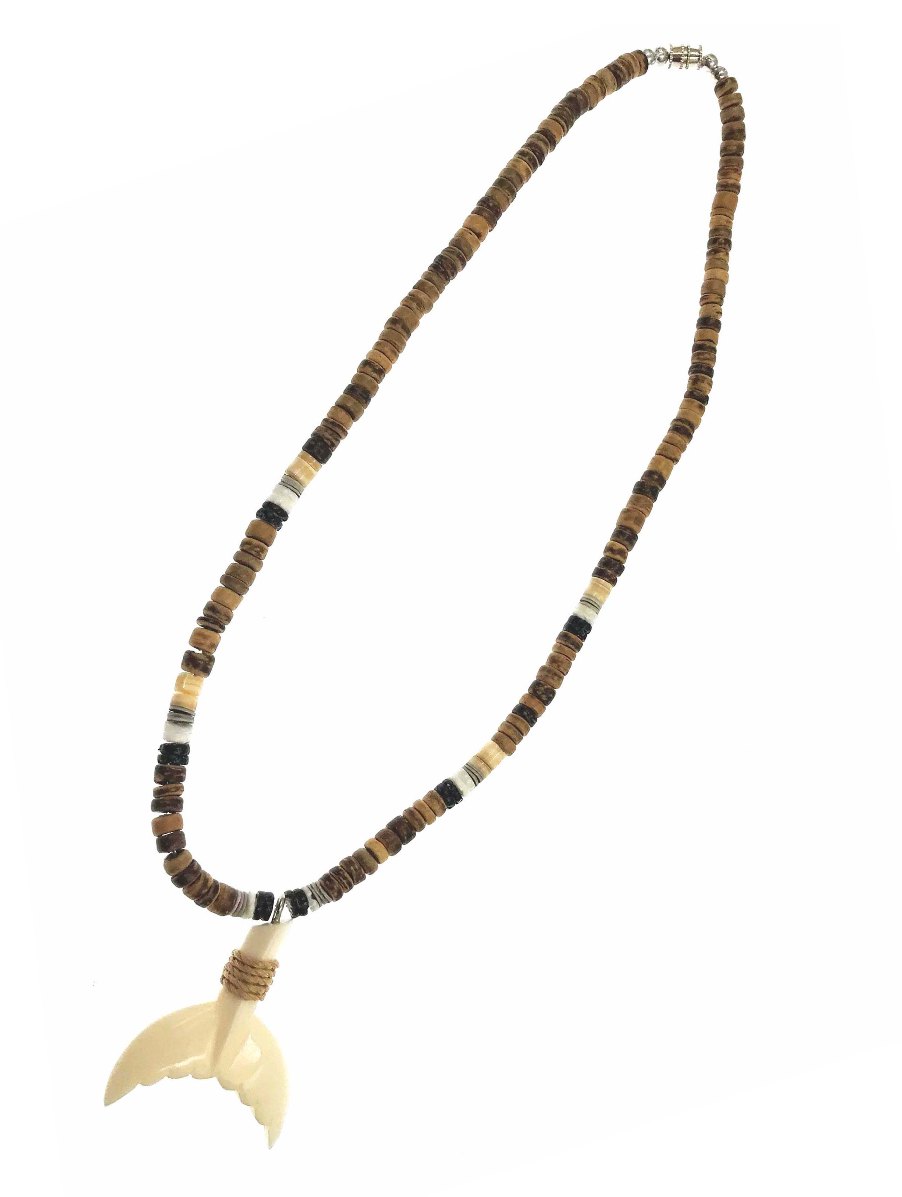 Coco Necklace With Whale Tail Made Of Bone