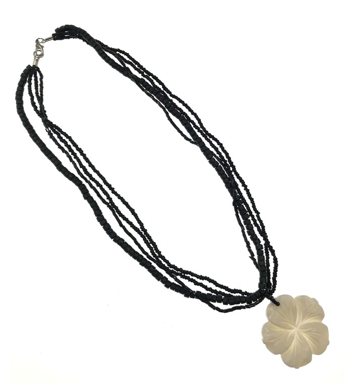 Black and White Shell FLOWER Pendant Necklace.