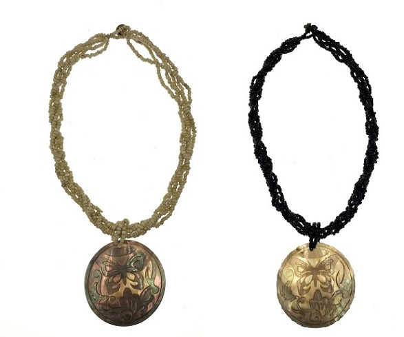 CArved Shell NeCklACe - Butterflies