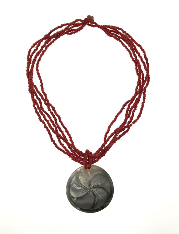 Shell NeCklACe