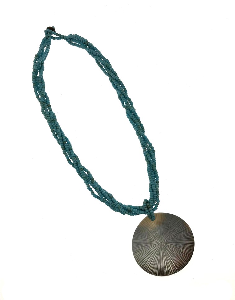 MOP Shell PendAnt  NeCklACe